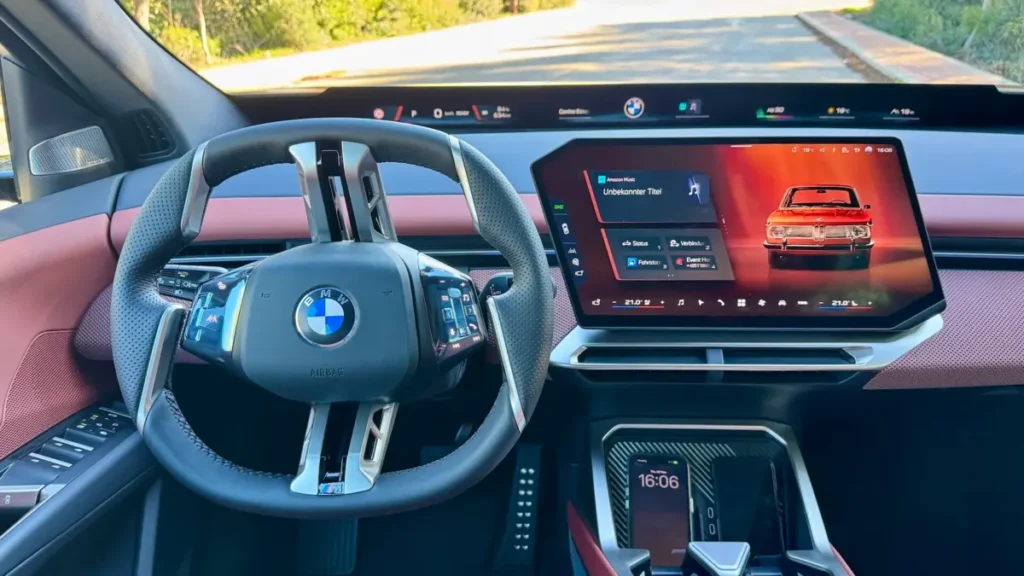 De BMW iX3 panoramische iDrive-cockpit lijkt alleen op het eerste gezicht ongebruikelijk
